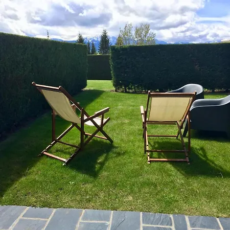 Holiday home Con Piscina En Agoustrina