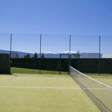 Con Piscina En Agoustrina Holiday home *