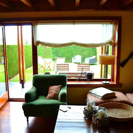 Con Piscina En Agoustrina