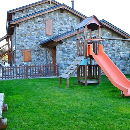 Con Piscina En Agoustrina